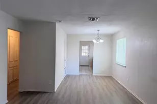 410 Linden St, Bastrop, TX 78602 - Photo 3