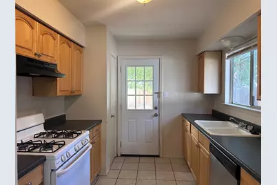 410 Linden Street #B, Bastrop, TX 78602 - Photo 5