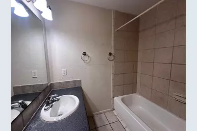 410 Linden Street #B, Bastrop, TX 78602 - Photo 9