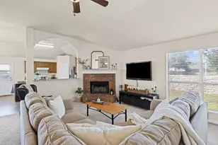 1516 Paint Brush Dr, Lockhart, TX 78644 - Photo 5