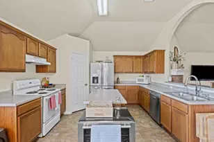 1516 Paint Brush Dr, Lockhart, TX 78644 - Photo 9