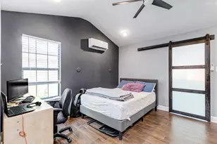 815 E 31st St, Austin, TX 78705 - Photo 13