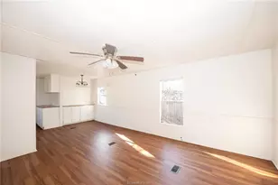 806 N Oneal St, Caldwell, TX 77836 - Photo 3