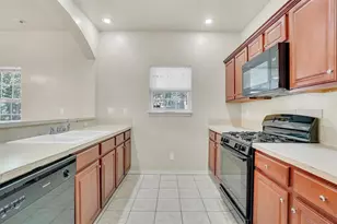 2115 E 18th St, Austin, TX 78702 - Photo 5