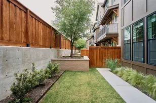 2209 Woodland Ave, Austin, TX 78741 - Photo 23