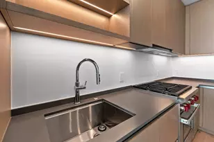 610 Davis St, Austin, TX 78701 - Photo 9