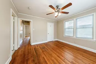 909 E 38th St, Austin, TX 78705 - Photo 23