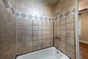 909 E 38th St, Austin, TX 78705 - Photo 33