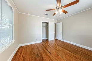 909 E 38th St, Austin, TX 78705 - Photo 17