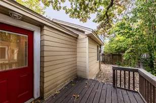 909 E 38th St, Austin, TX 78705 - Photo 35