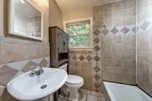 909 E 38th St, Austin, TX 78705 - Photo 31