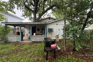 1702 Perez St, Austin, TX 78721 - Photo 9