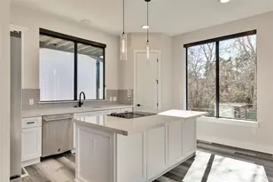 1304 Minnie Dr, Austin, TX 78732 - Photo 11