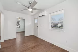 304 Harris St, Smithville, TX 78957 - Photo 13