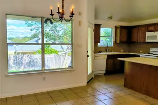 9213 Pioneer Forest Dr, Austin, TX 78744 - Photo 5