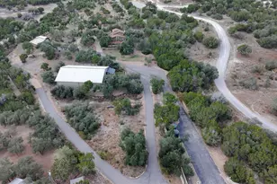 21201 Kathy Ln, Spicewood, TX 78669 - Photo 31