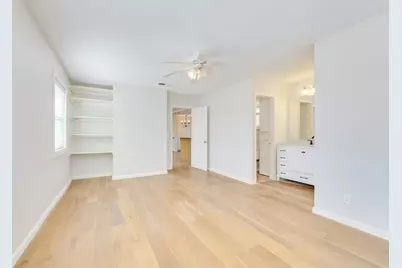 318 S Avenue C, Elgin, TX 78621 - Photo 25