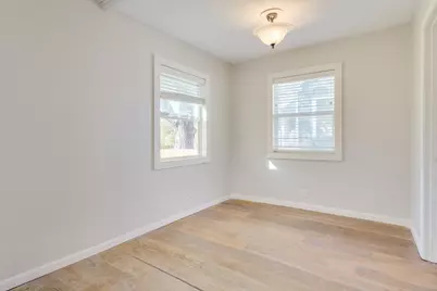 318 S Avenue C, Elgin, TX 78621 - Photo 11