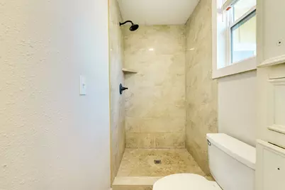 318 S Avenue C, Elgin, TX 78621 - Photo 9