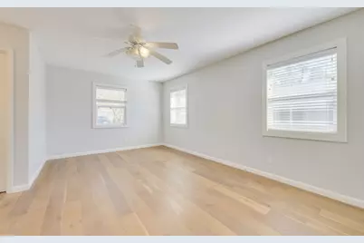 318 S Avenue C, Elgin, TX 78621 - Photo 13