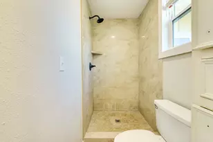 318 S Ave C, Elgin, TX 78621 - Photo 9