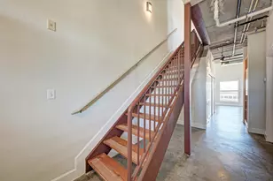 807 E 14th St, Austin, TX 78702 - Photo 23