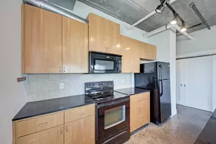 807 E 14th St, Austin, TX 78702 - Photo 15