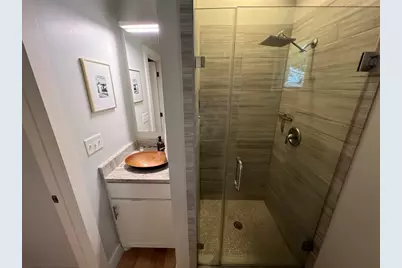 2206 E 9th Street #B, Austin, TX 78702 - Photo 11