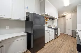 201 W 31st St, Austin, TX 78705 - Photo 1