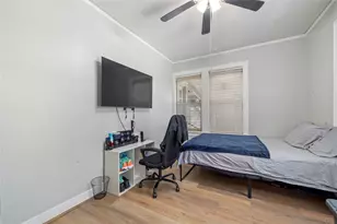 201 W 31st St, Austin, TX 78705 - Photo 21