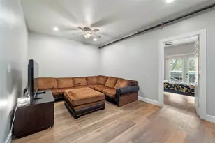 201 W 31st St, Austin, TX 78705 - Photo 7