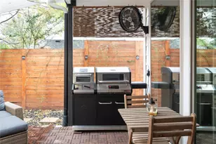 2906 Webberville Rd, Austin, TX 78702 - Photo 17