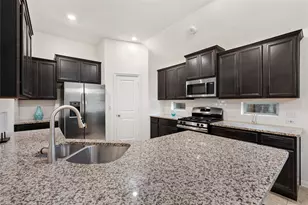 615 Linares Ln, Austin, TX 78748 - Photo 9