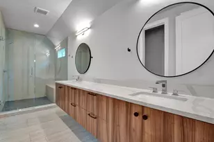 1914 E 8th St, Austin, TX 78702 - Photo 21