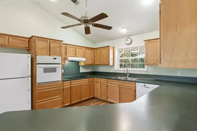 309 Oakwood Loop, San Marcos, TX 78666 - Photo 9