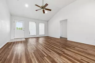 309 Oakwood Loop, San Marcos, TX 78666 - Photo 5