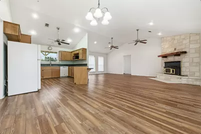 309 Oakwood Loop, San Marcos, TX 78666 - Photo 7