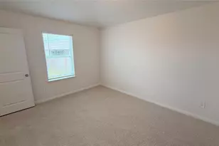 160 Sleep Holw, Jarrell, TX 76537 - Photo 3