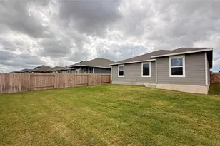 160 Sleep Holw, Jarrell, TX 76537 - Photo 5