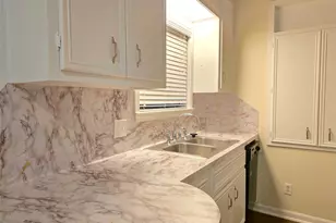 505 W 18th St, Austin, TX 78701 - Photo 5