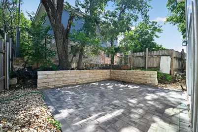 1205 E 9th Street, Austin, TX 78702 - Photo 21