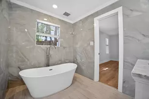 1205 E 9th St, Austin, TX 78702 - Photo 15