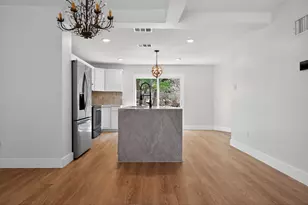 1205 E 9th St, Austin, TX 78702 - Photo 9