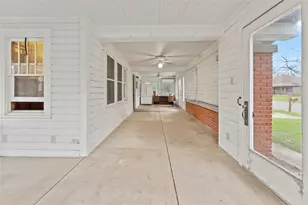 501 E 6th St, Cameron, TX 76520 - Photo 11