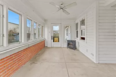 501 E 6th Street, Cameron, TX 76520 - Photo 9