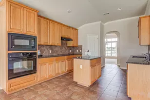 104 S Buckboard, Liberty Hill, TX 78642 - Photo 11