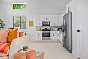939 E 52nd St, Austin, TX 78751 - Photo 5