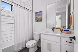 939 E 52nd St, Austin, TX 78751 - Photo 15