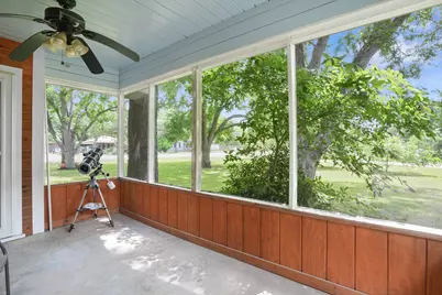 1320 W San Antonio Street, Lockhart, TX 78644 - Photo 23