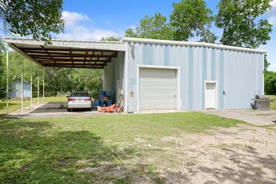 1320 W San Antonio Street, Lockhart, TX 78644 - Photo 3